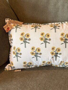 Sunflower Lumbar Throw Pillow Devi Designs botanical NWT cottage-core 14 x 25"